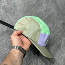 BONÉ FIVE PANEL TAG 3 PARTS - BEGE/LILÁS/VERDE