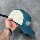 BONÉ FIVE PANEL ANTH CO TAG - VERDE/CREME