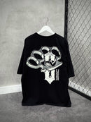 CAMISETA STRANGER OVERSIZED “KNUCKLES” - PRETA