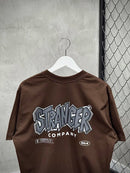 CAMISETA STRANGER “BLOCK LETTERS” - MARROM